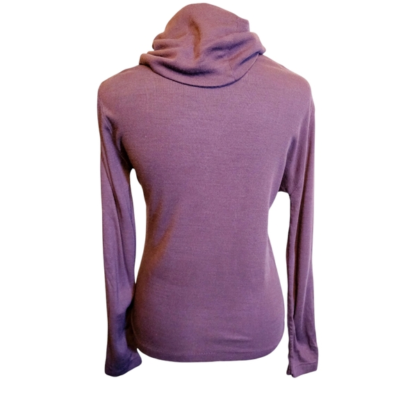 Vintage 80s Lavender Turtleneck Acrylic Medium - Picture 2 of 11